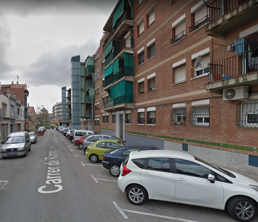 Una fuita d'aigua inunda un traster a Sabadell