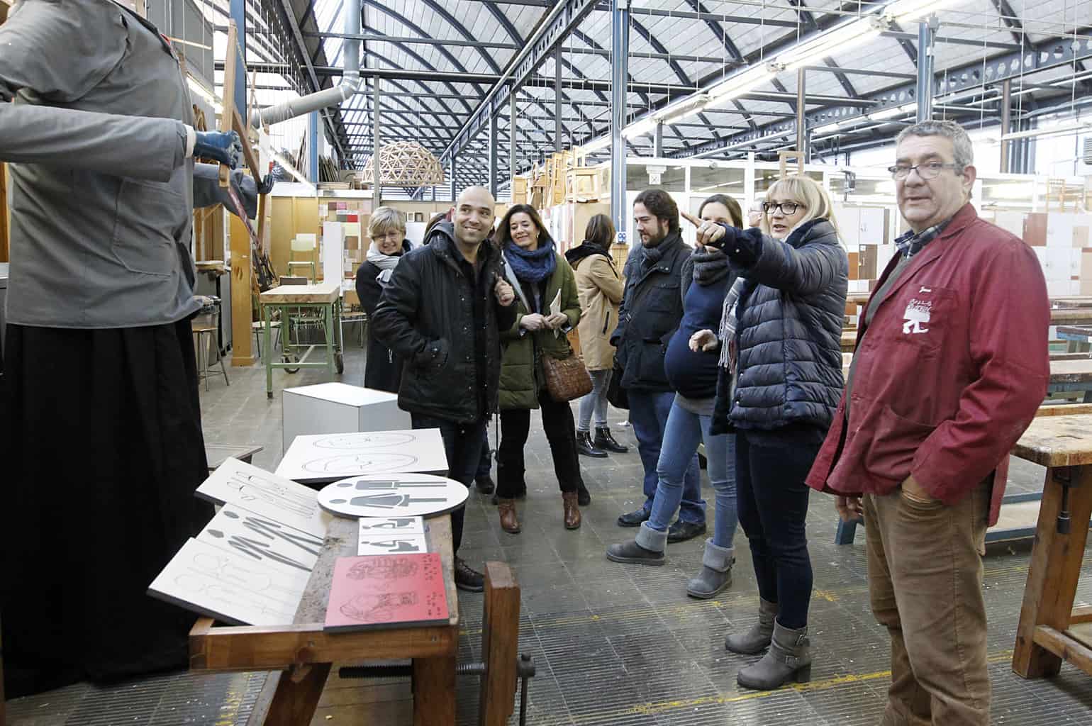 Les empreses busquen treballadors que els estudis de FP no garanteixen