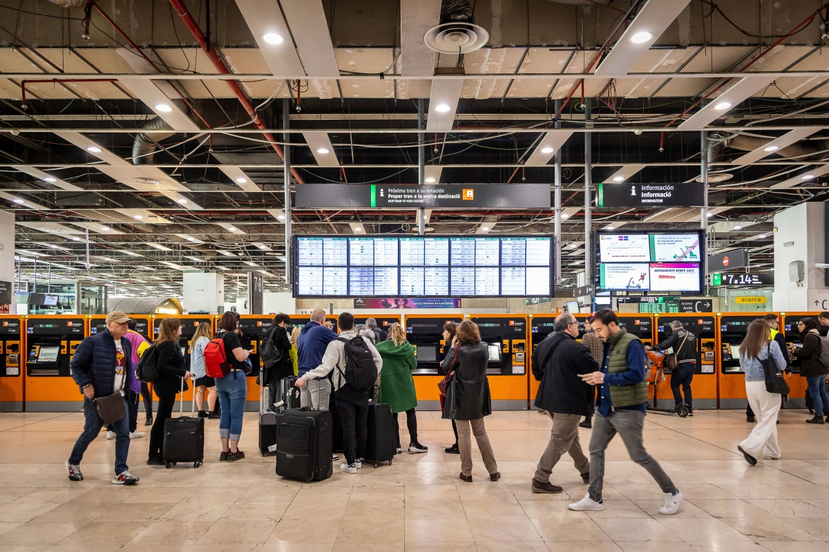 Els trens de Rodalies Barcelona són els menys puntuals de tot l'Estat: només la meitat arriben a l'hora