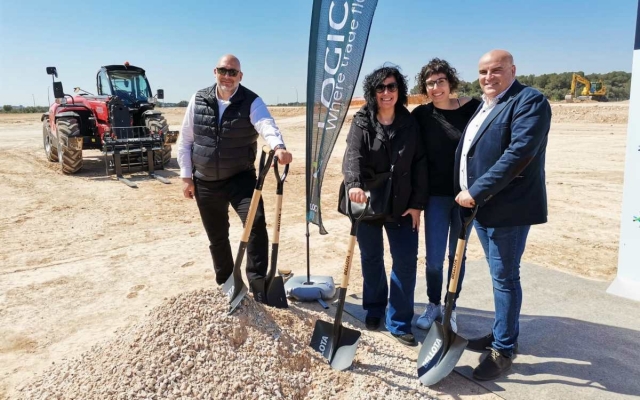 Posen la primera pedra a la nau d'una futura empresa que generarà 800 llocs de feina a l'Alt Camp