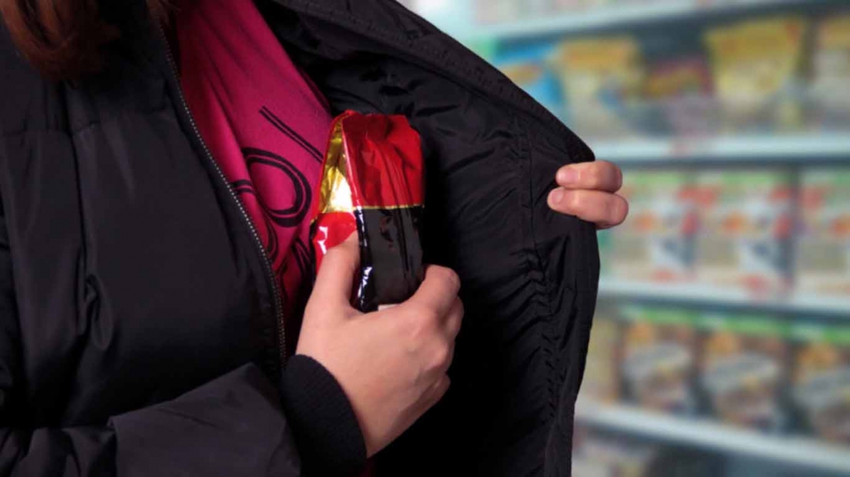 Bellvitge crea un nou tractament contra la cleptomania: «Roben per plaer, però també per evadir el malestar»