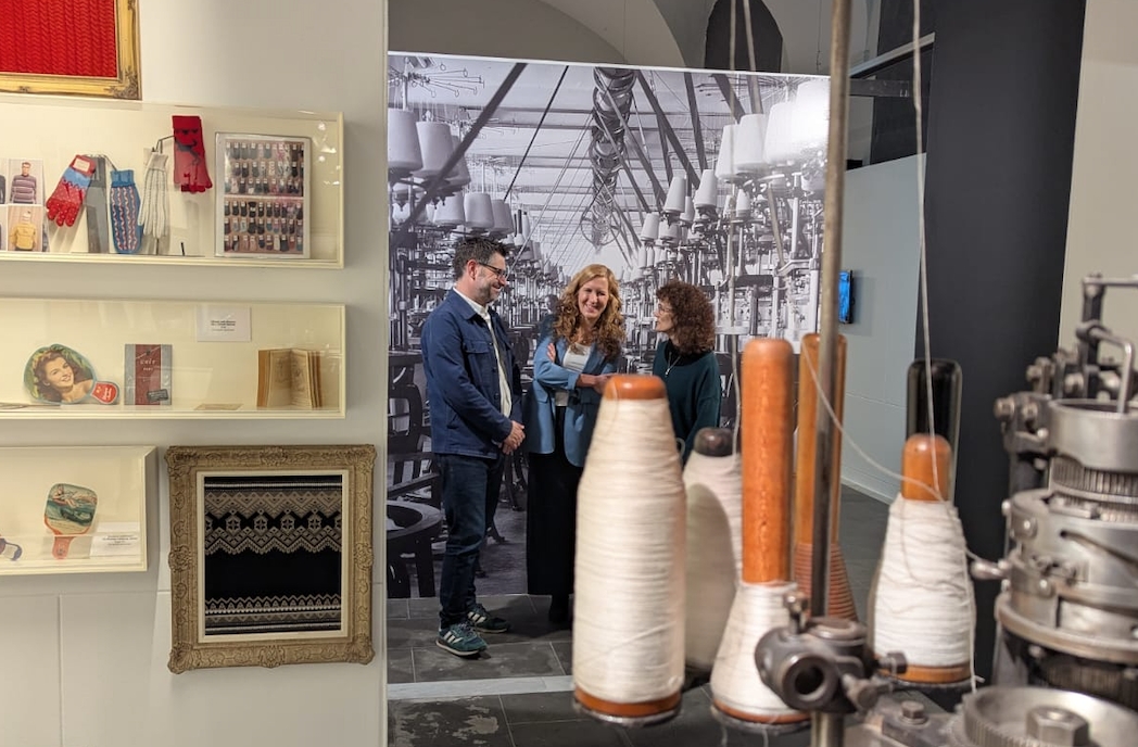 Olot inaugura dues exposicions sobre la història tèxtil de la ciutat