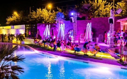 El català entra a les discoteques de Lleida