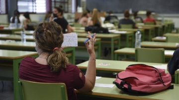 Treballs de recerca en temps d'intel·ligència artificial: com s'han de repensar?