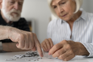 El símptoma comú que pot derivar en Alzheimer i demència: el risc es multiplica per cinc