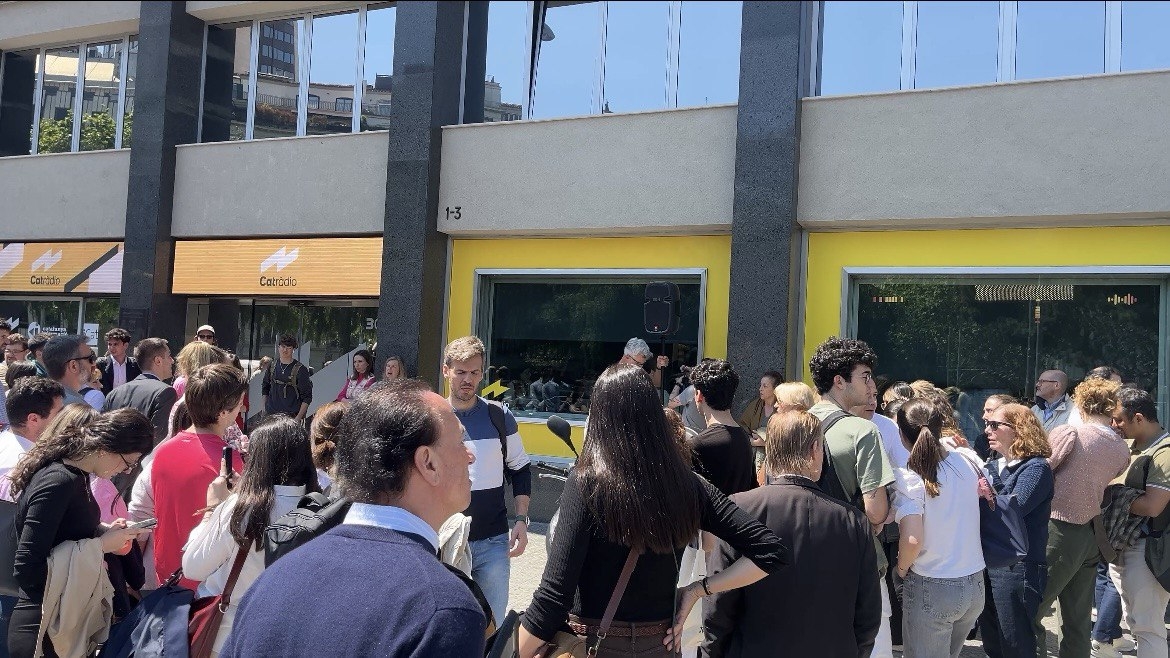 La ràdio, refugi d’emergència quan falta la llum