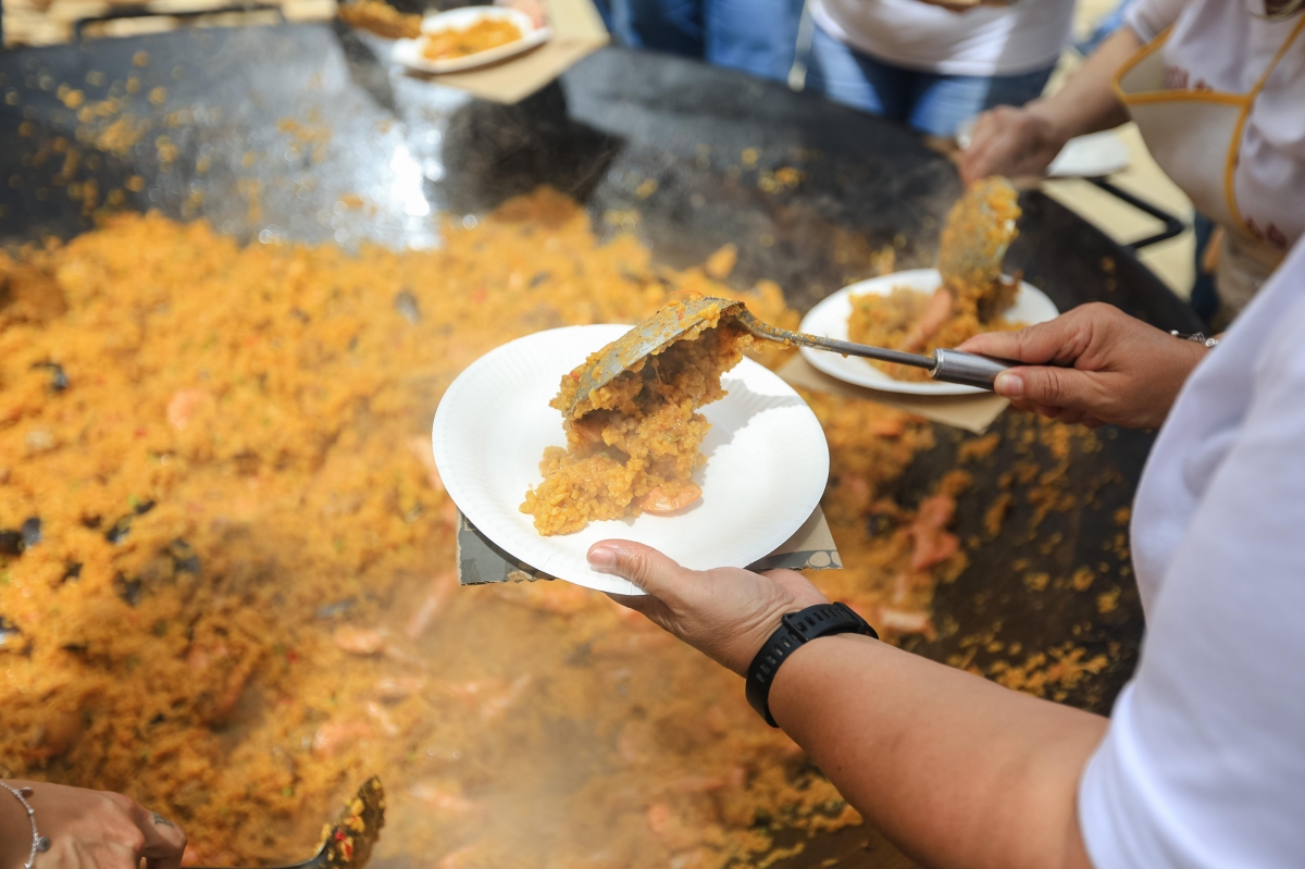 Paella popular al Torrent del Capellà - Victor Castillo Paella popular al Torrent del Capellà