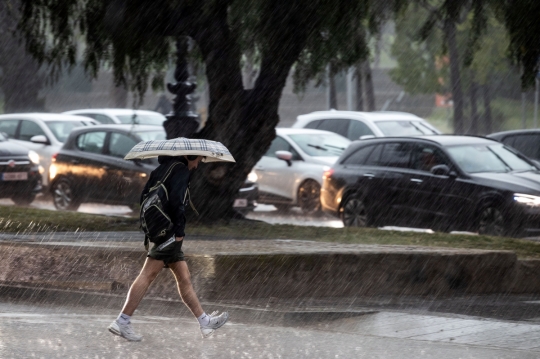 Deu comarques es mantenen en alerta per pluges, tempestes i pedra