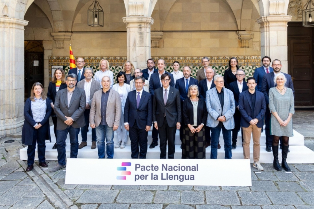 El Govern insta els ajuntaments a posar-se les piles amb el català