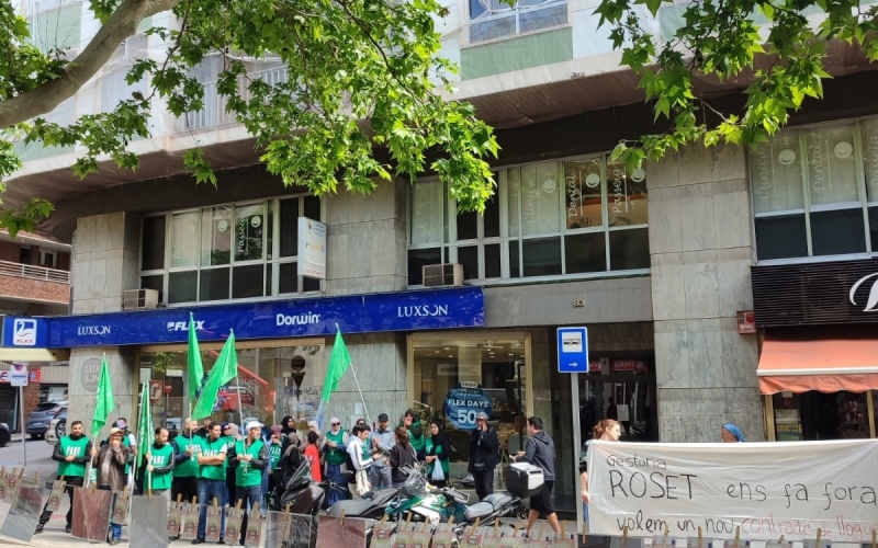 Es concentren davant una gestoria de Manresa a qui acusen de cometre «abusos de lloguer»
