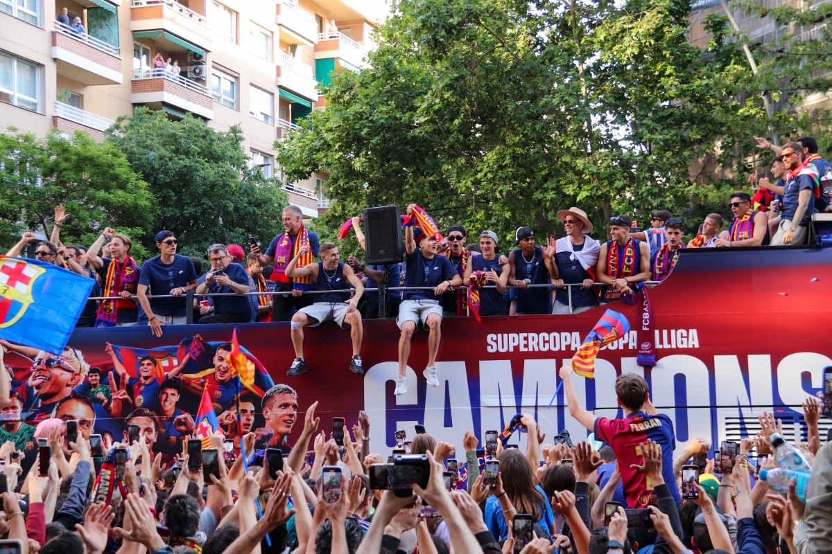 La rua pel doblet del Barça omple els carrers de Barcelona