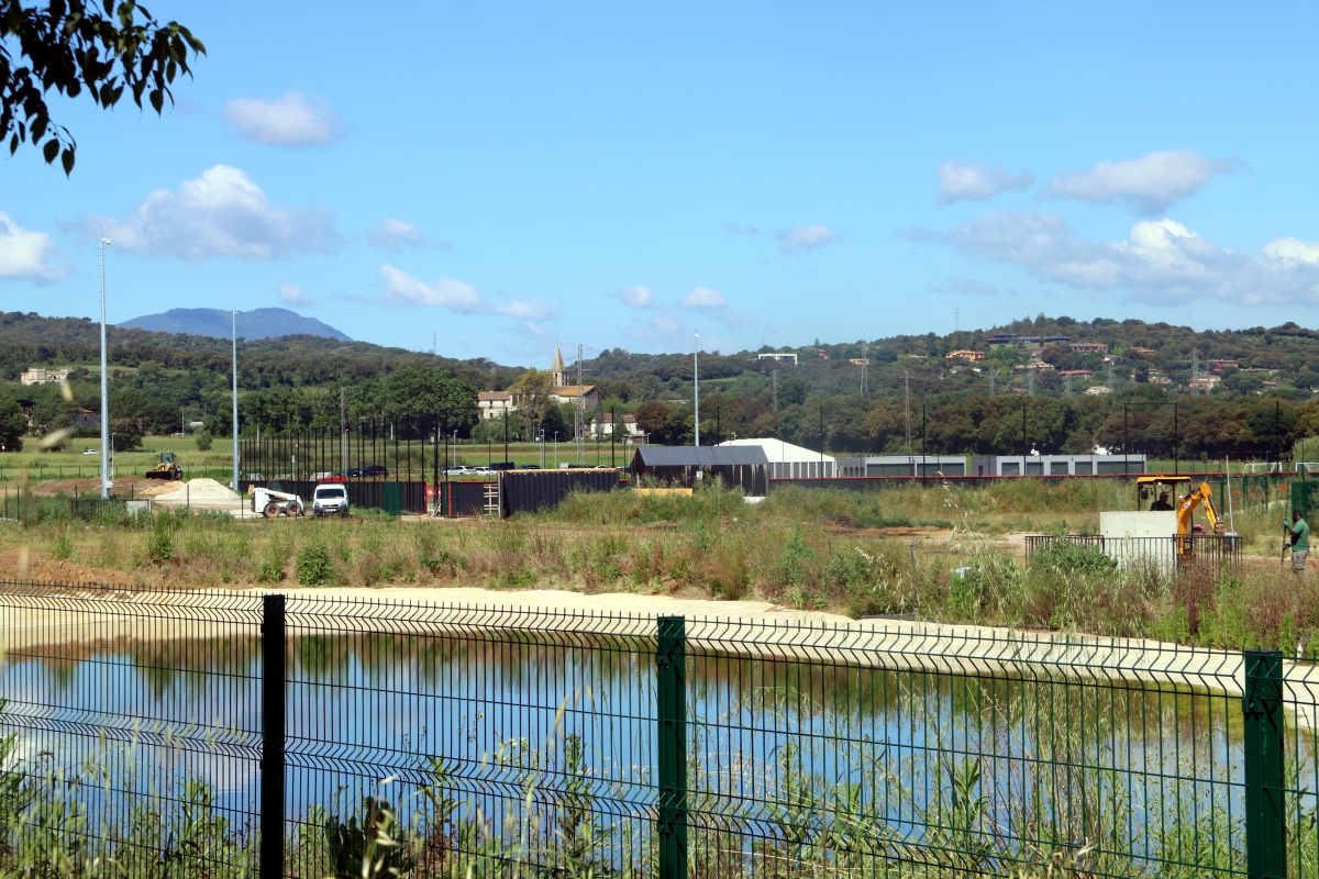 Entitats i veïns denuncien que la ciutat esportiva del Girona és il·legal