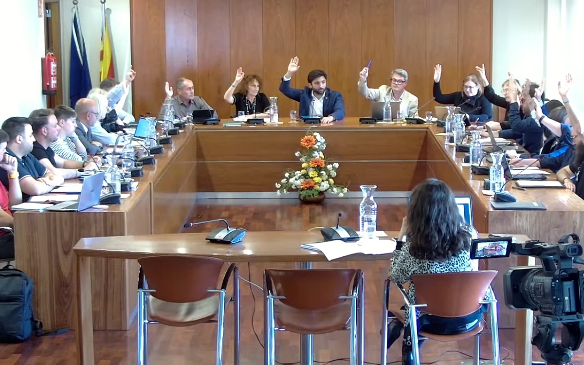 Manlleu declara «persones non grates» els policies infiltrats en els moviments socials dels Països Catalans