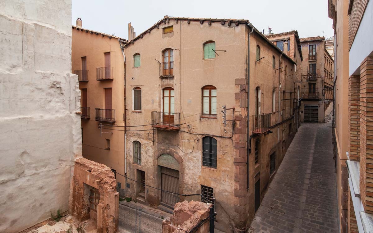 L'Ajuntament de Cardona adquireix dos edificis al centre històric per fer-hi habitatge