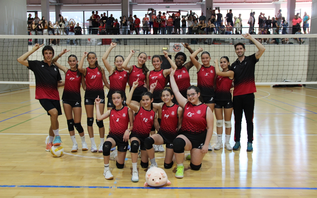 L'infantil femení del Vòlei Manresa puja a la Primera Divisió de Catalunya