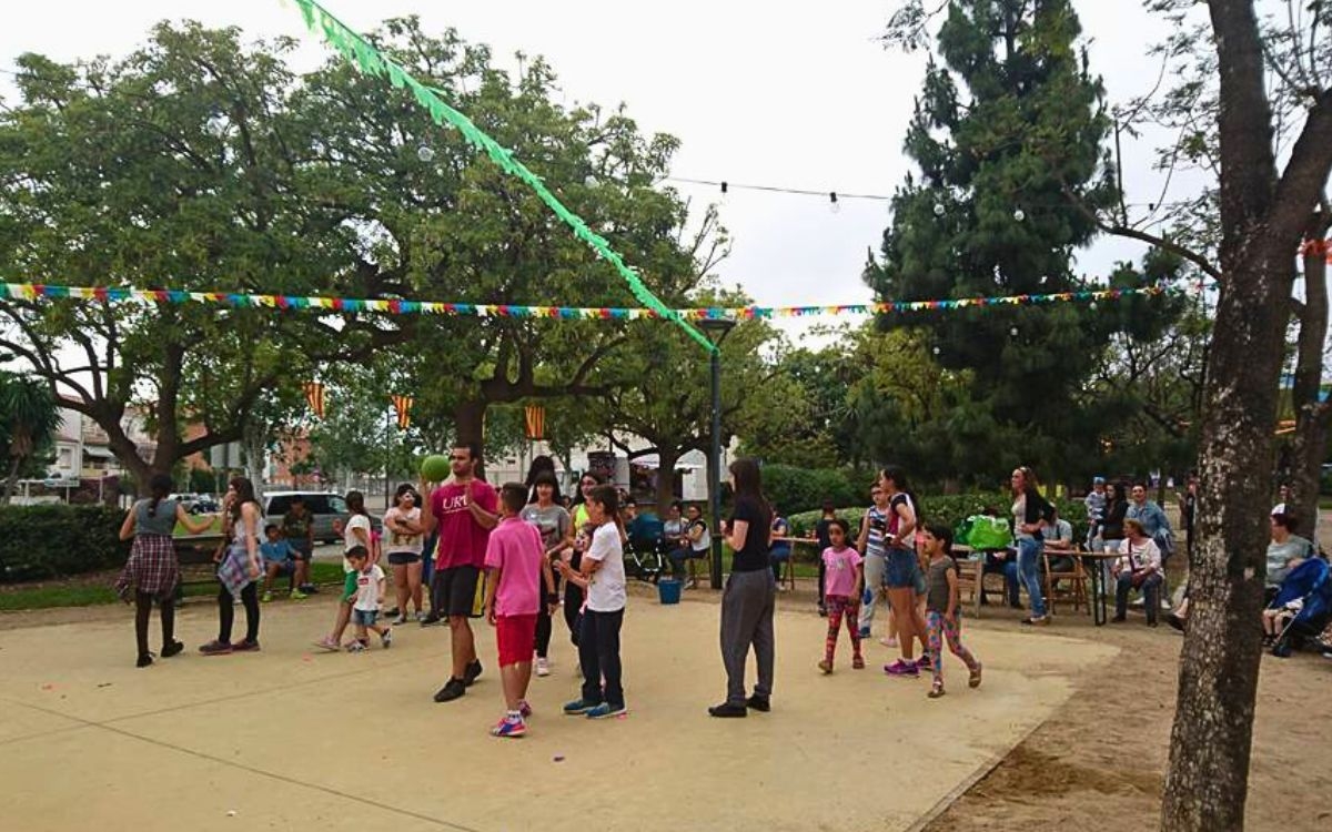 El barri Montserrat de Reus engega les festes arreu de la ciutat