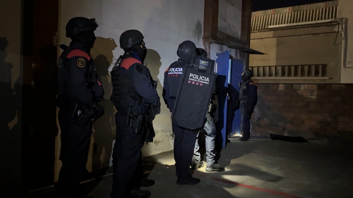 Macrooperació dels Mossos contra el tràfic de drogues i armes amb més de 400 agents per tot el país