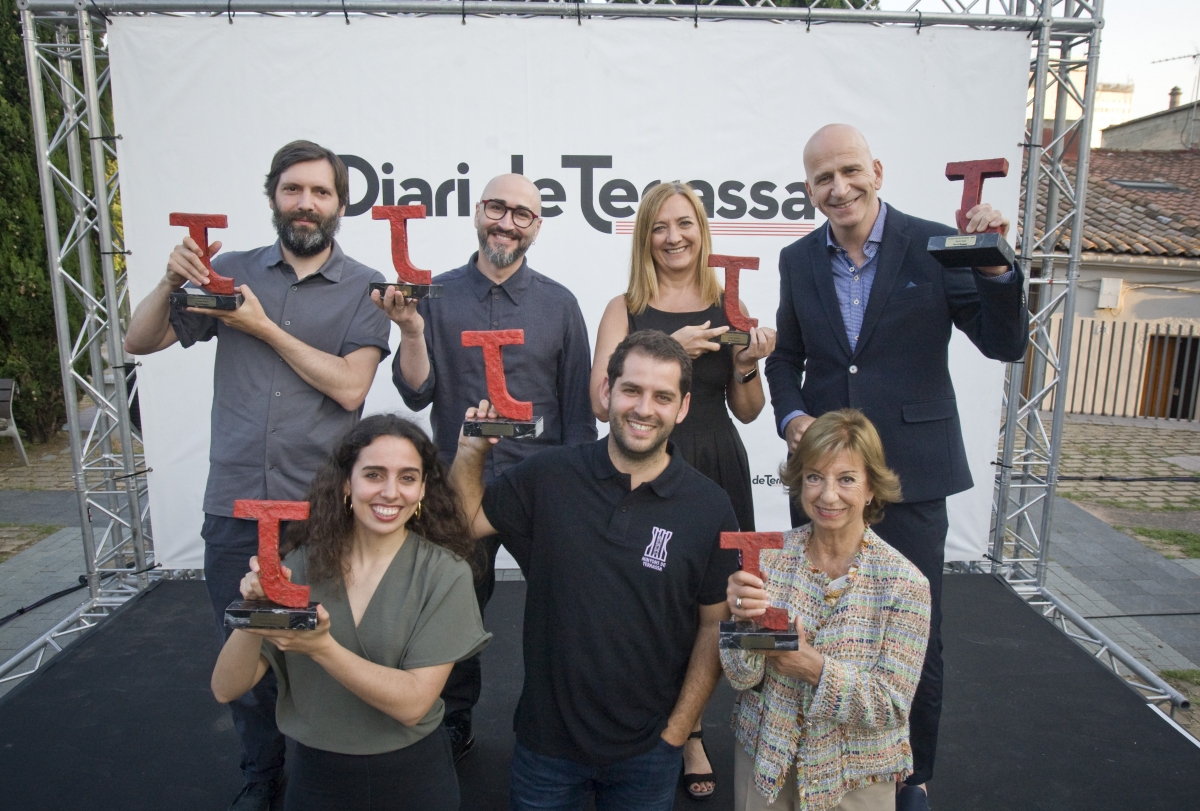 Foto de grup dels premiats amb els guardons Gent de Terrassa - Nebridi Aróztegui
