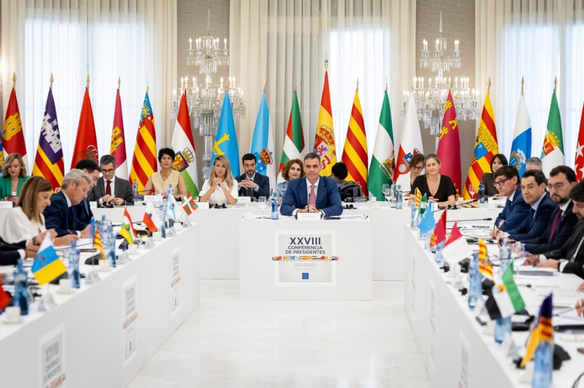 Conferència de presidents a Barcelona | Ayuso surt de la sala per no sentir euskera ni català