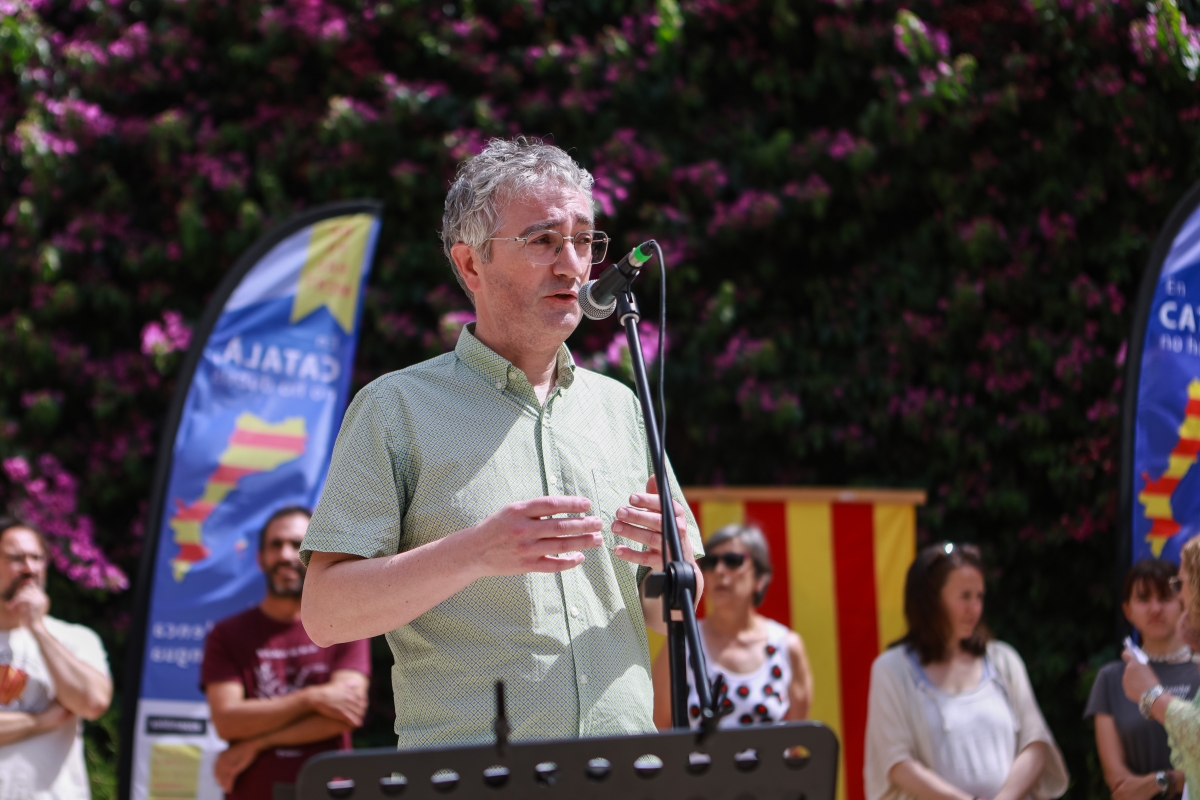 Taula x la llengua jardinets - VICTOR CASTILLO Taula x la llengua jardinets