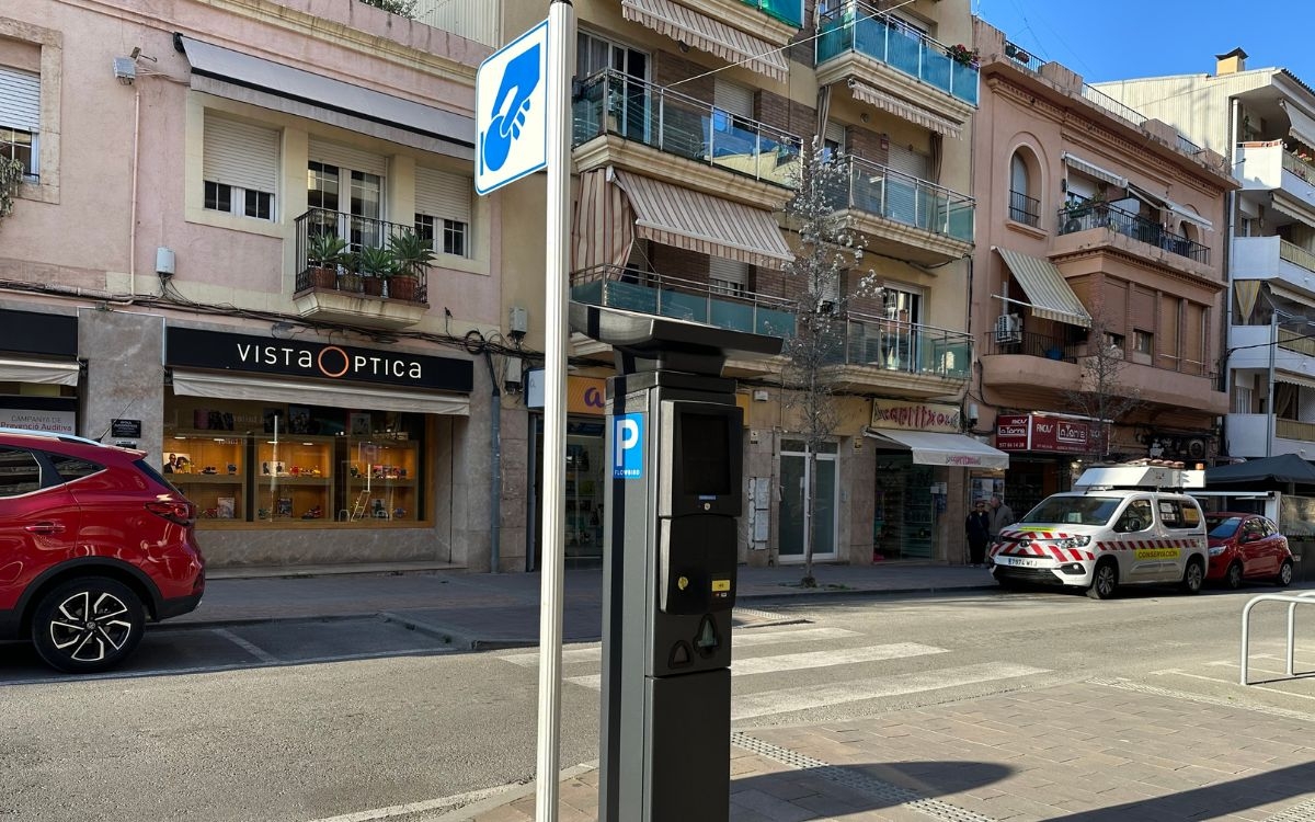Torredembarra posa en marxa els nous parquímetres de zona blava