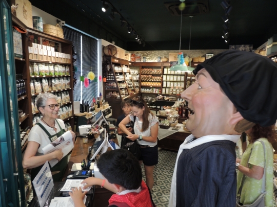 Terrassa Centre celebra l'aniversari dels Gegants Vells i Nous amb un joc de preguntes