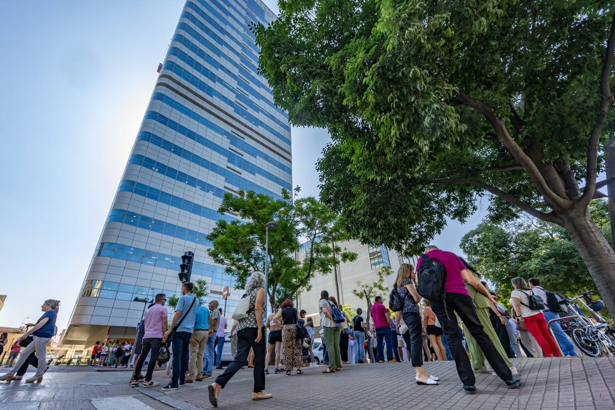 FOTOS | Així s'evacua l'edifici més alt del Vallès