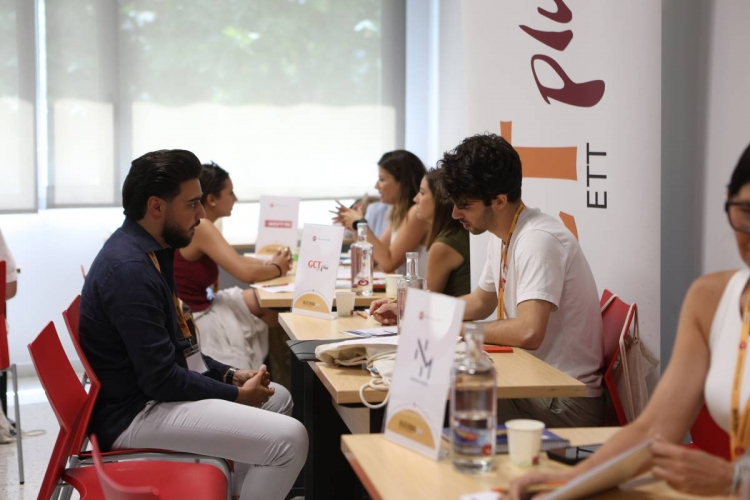 Empreses i joves busquen l’encaix