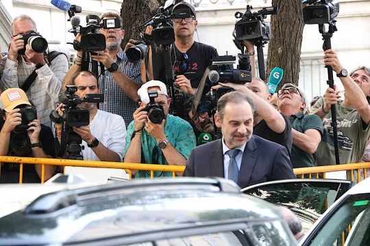 El PSOE lamenta que el Suprem salvi Aldama i Ayuso demana eleccions: totes les reaccions a la condemna d'Ábalos