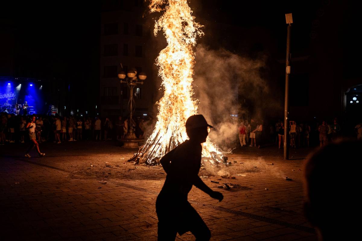 Per què el foc és molt més que flames? La ciència darrere de la nit de Sant Joan
