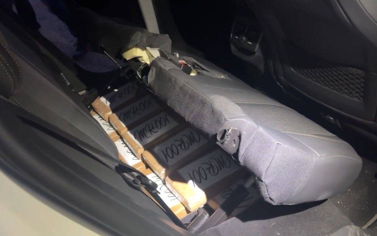 Imatge d'un dels vehicles carregats de droga intervinguts. - Mossos