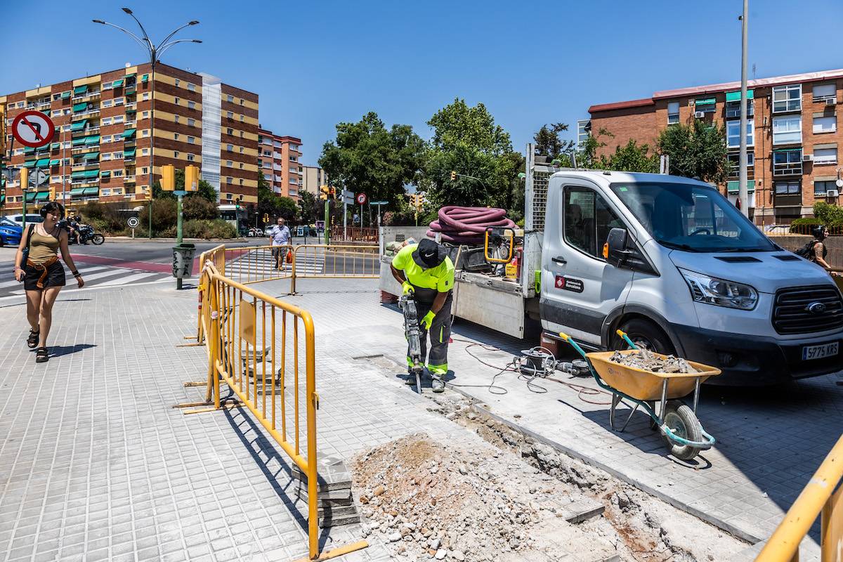 Treballadors municipals sota la intensa calor a Sabadell - Juanma Peláez