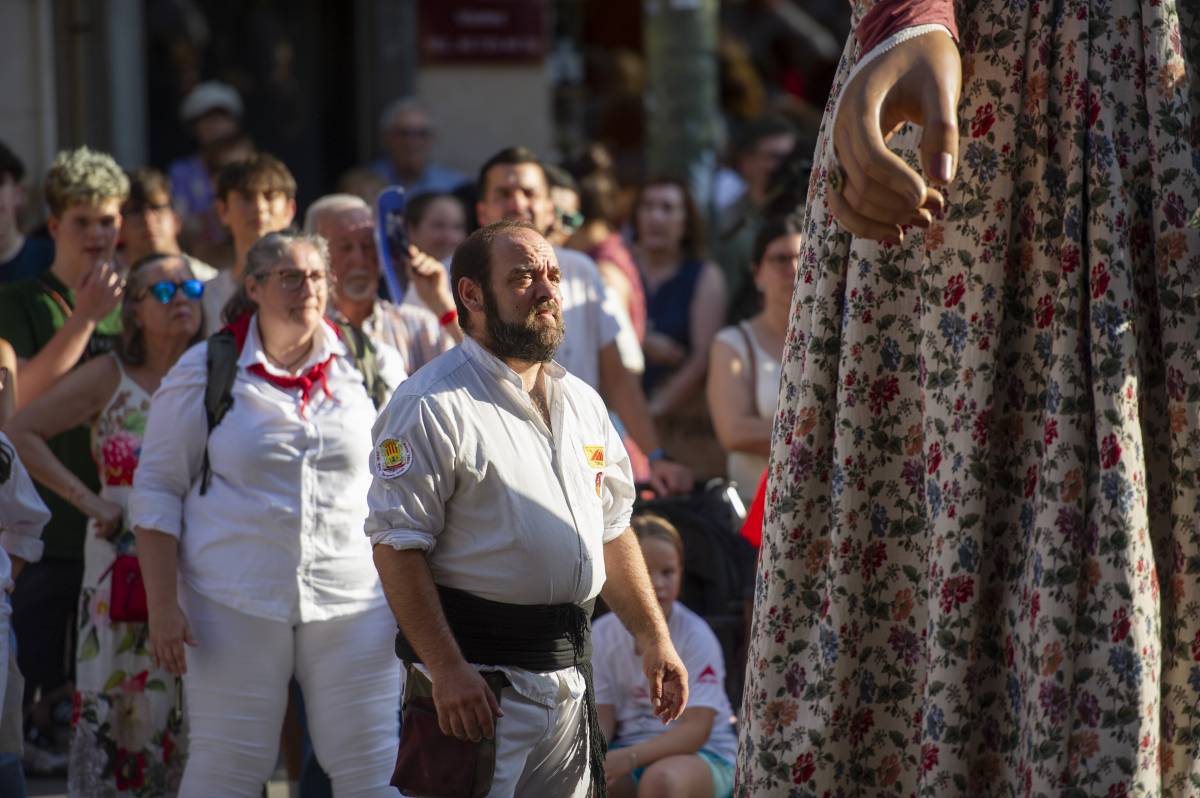 Els vuit gegants de Terrassa surten al Raval - Alberto Tallón Els vuit gegants de Terrassa surten al Raval
