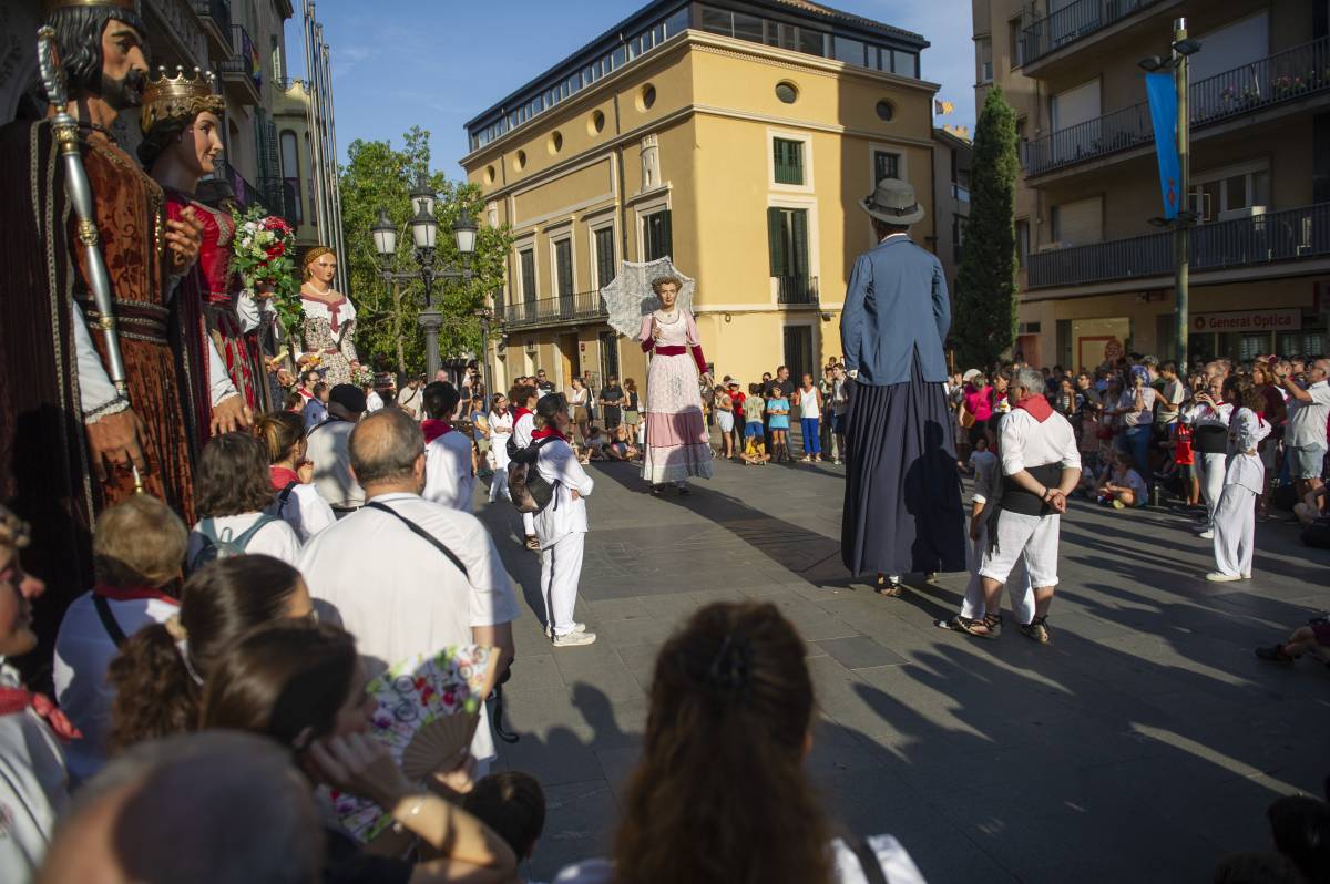 Els vuit gegants de Terrassa surten al Raval - Alberto Tallón Els vuit gegants de Terrassa surten al Raval