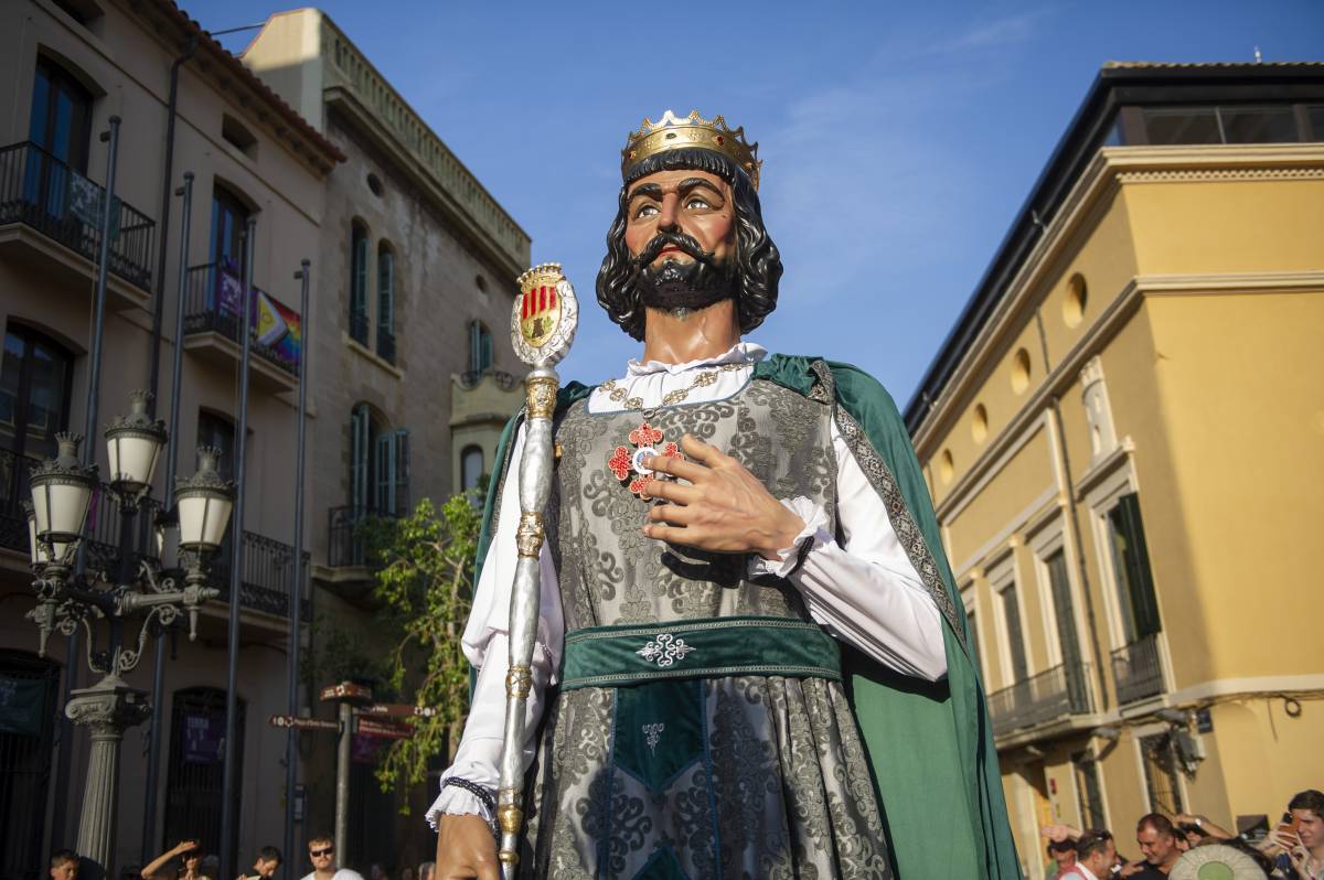 Els vuit gegants de Terrassa surten al Raval - Alberto Tallón Els vuit gegants de Terrassa surten al Raval