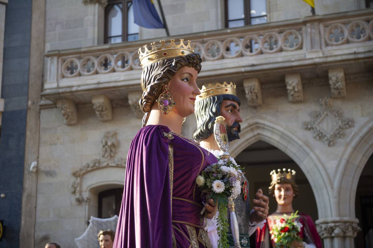 Els vuit gegants de Terrassa surten al Raval - Alberto Tallón Els vuit gegants de Terrassa surten al Raval
