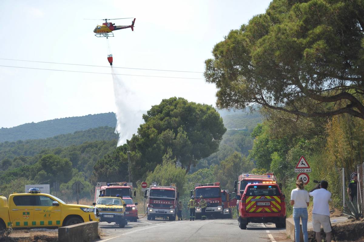 incendi als camps de conreu del Pla del Bonaire - Alberto Tallón incendi als camps de conreu del Pla del Bonaire