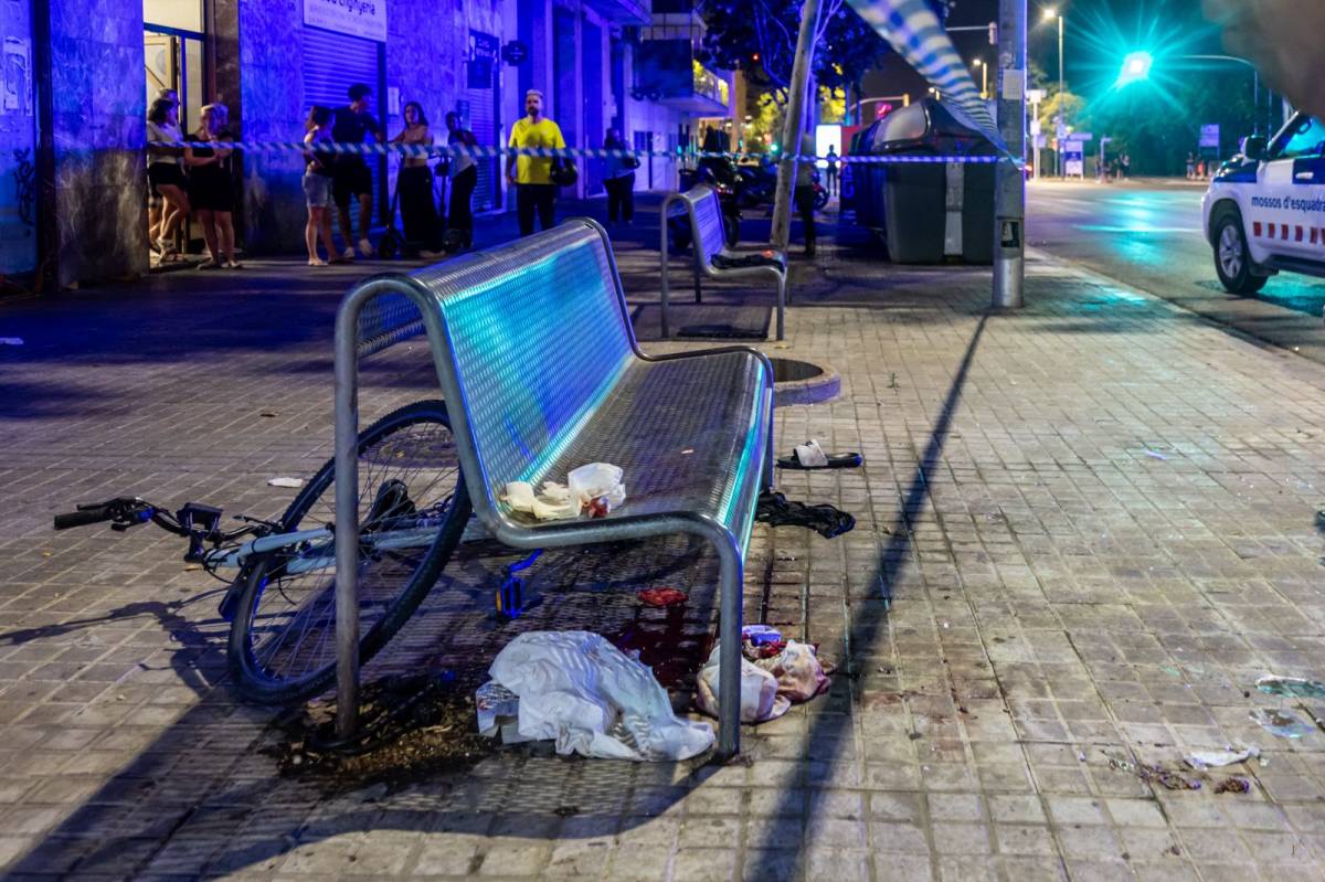 Les imatges d'una nit tensa a Sabadell - Juanma Peláez