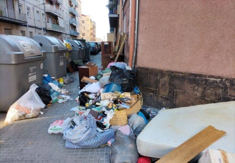 Prop d'una trentena de sancions per abocaments de residus a Terrassa durant el 2025