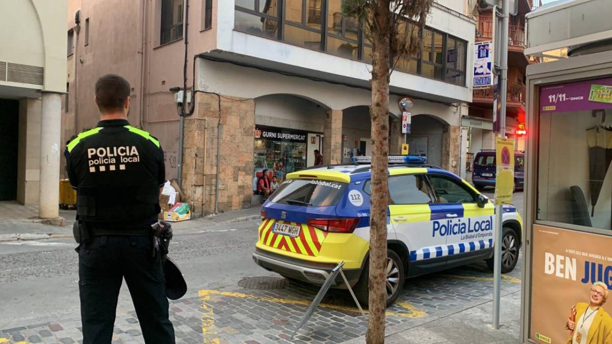 Les botigues del centre de la Bisbal d'Empordà tancaran a dos quarts de deu per frenar l'incivisme