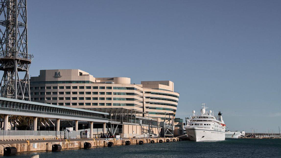 L'Ajuntament i el Port de Barcelona tanquen un acord per reduir les terminals de creuers