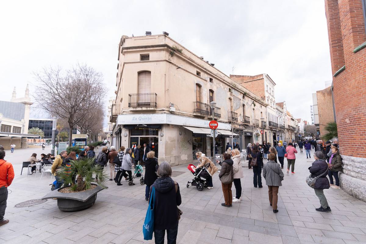 FOTOS | Desenes de persones s`acomiaden de La Granja Urpí - David Chao FOTOS | Desenes de persones s`acomiaden de La Granja Urpí