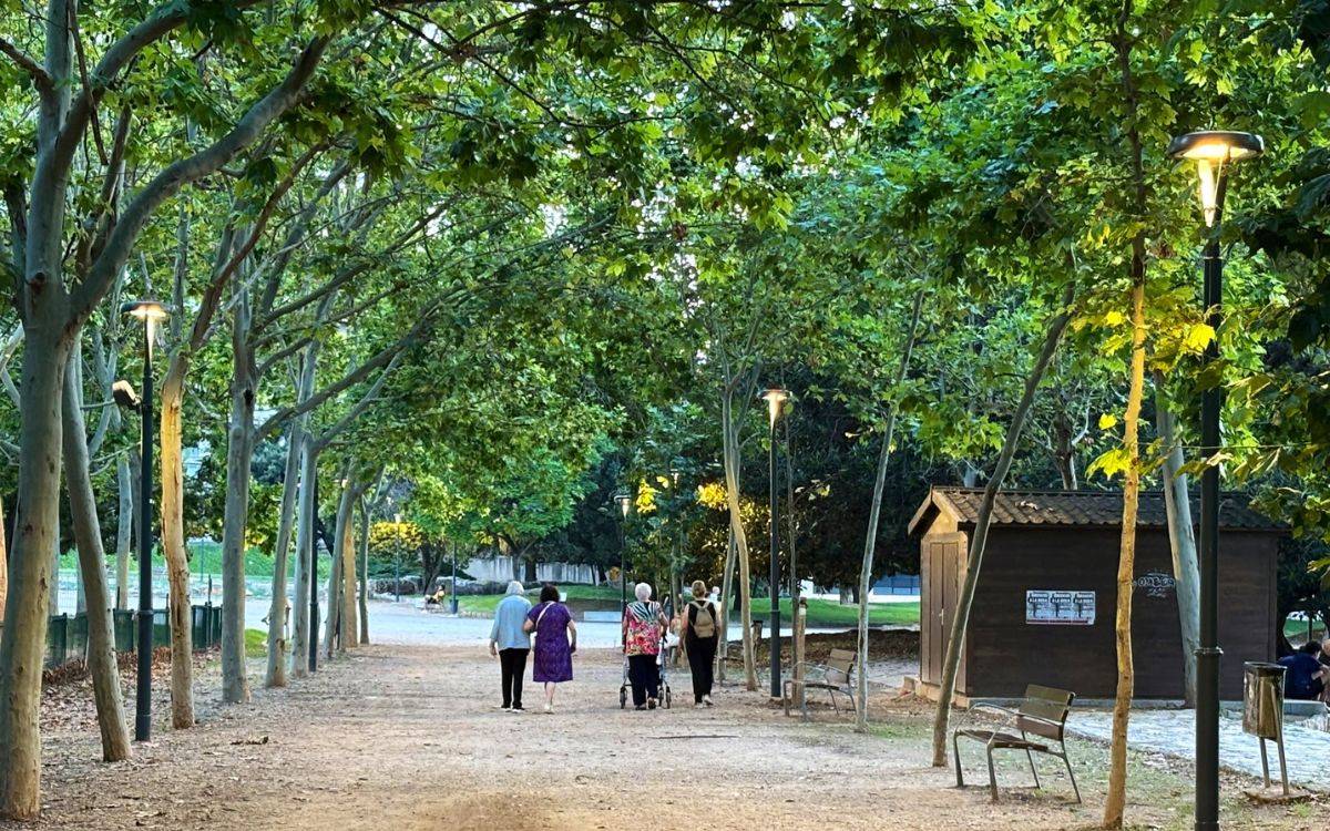 El Parc de la Ciutat de Tarragona estrena enllumenat renovat per reduir les zones fosques