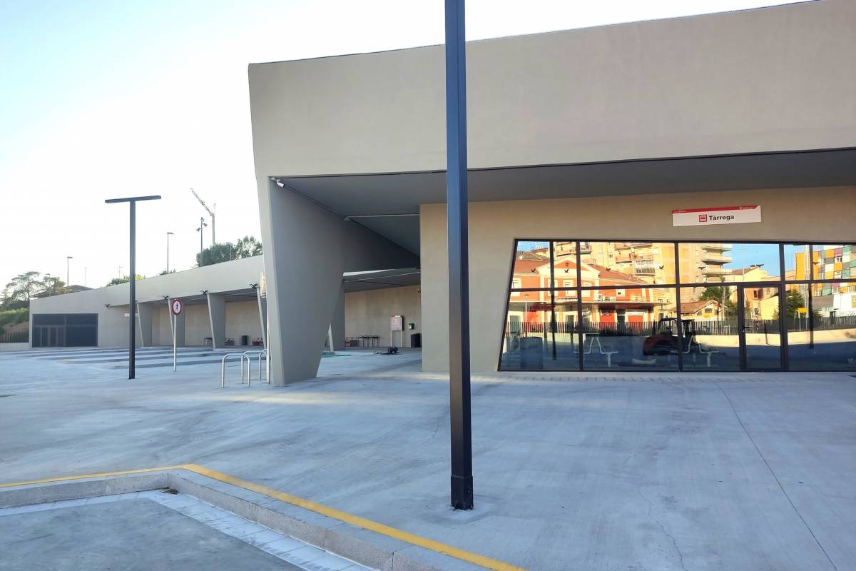 Tàrrega obre una nova estació d'autobusos connectada amb el tren