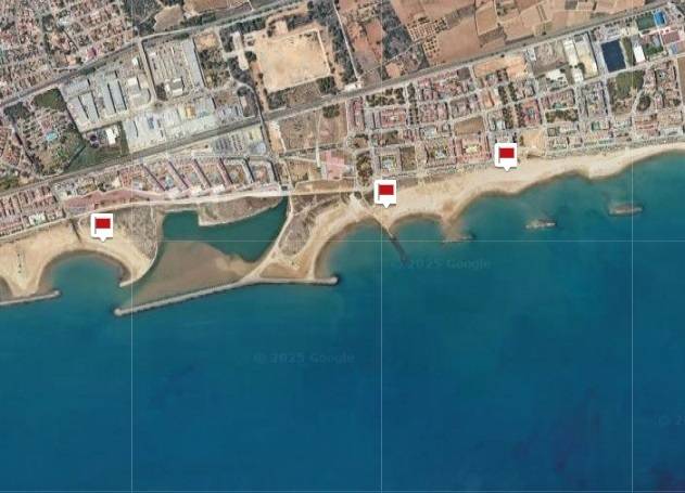 Prohibit el bany en tres platges de Barcelona per la qualitat de l'aigua