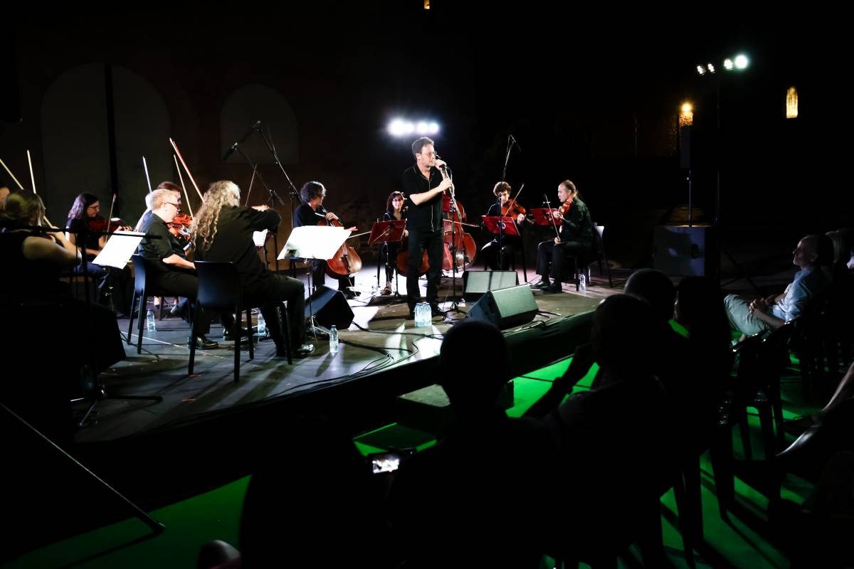 Imatge del concert de Carabén amb l`OCT48 - Lluís Clotet Imatge del concert de Carabén amb l`OCT48