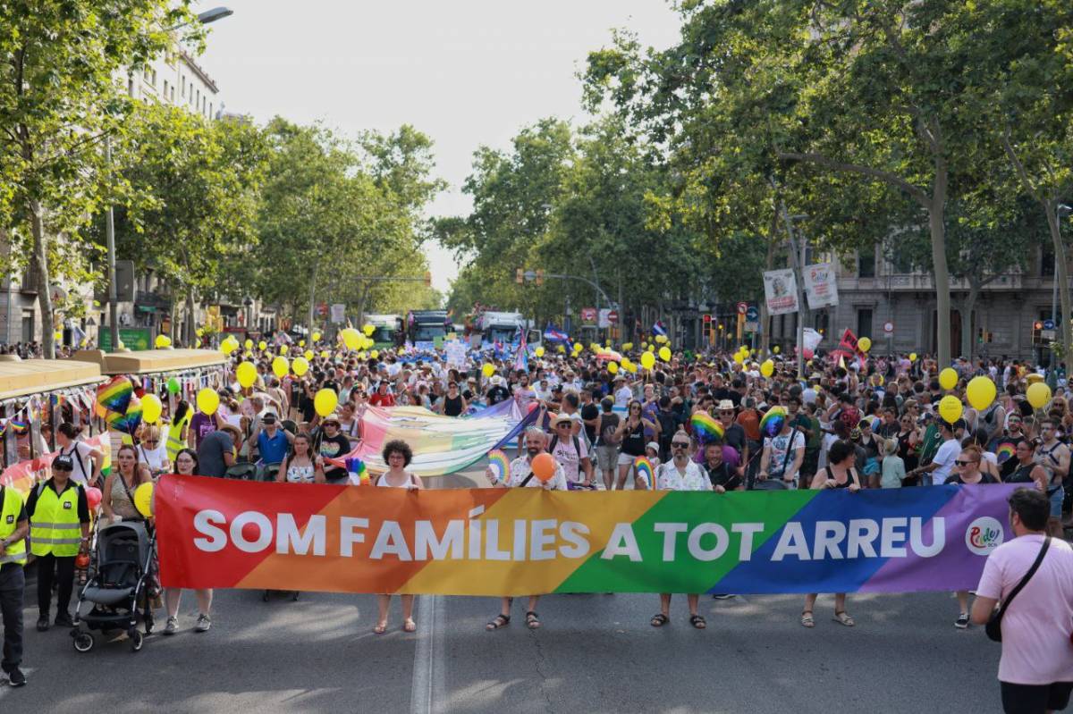 Més de 150.000 persones al Pride marxen “contra l'onada reaccionària” 