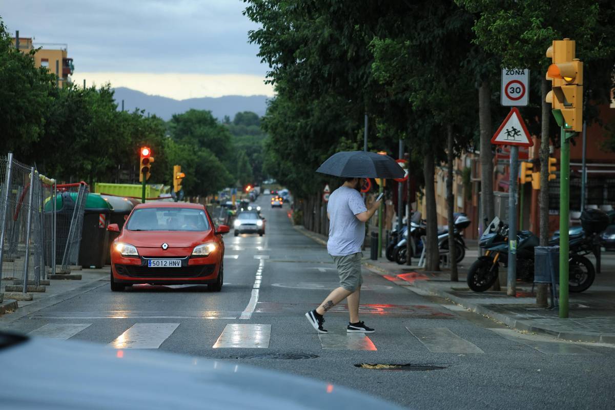 El Meteocat alerta d'un canvi de temps: activa avisos de perill per pluja a 20 comarques