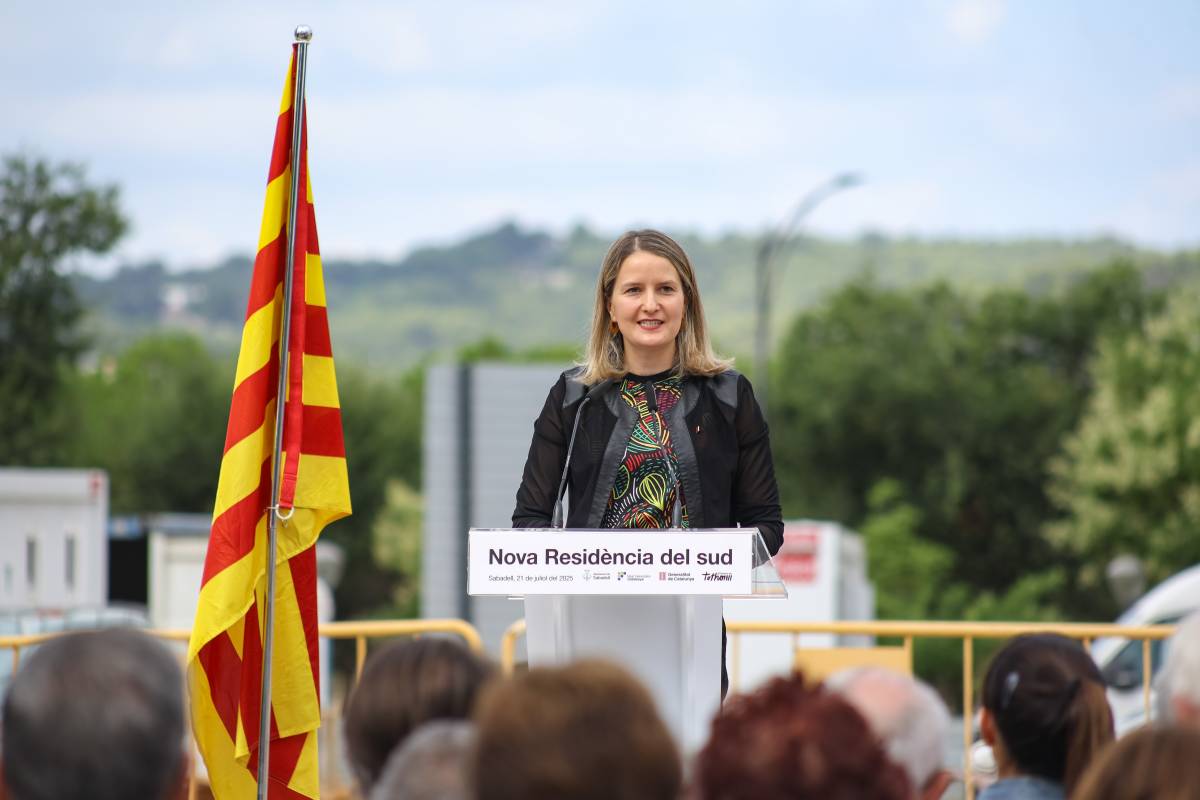 Acte de col·locació de la primera pedra de la residència pública de Sabadell - VÍCTOR CASTILLO Acte de col·locació de la primera pedra de la residència pública de Sabadell