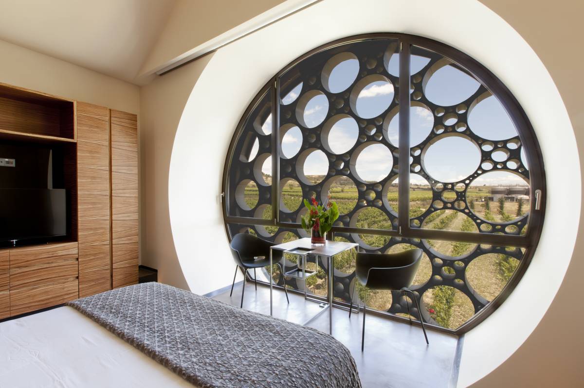 Una de les habitacions de l`Hotel Mastinell, amb vistes a les vinyes - Cedida Una de les habitacions de l`Hotel Mastinell, amb vistes a les vinyes